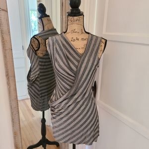 NWT Bailey44 Roulette Top